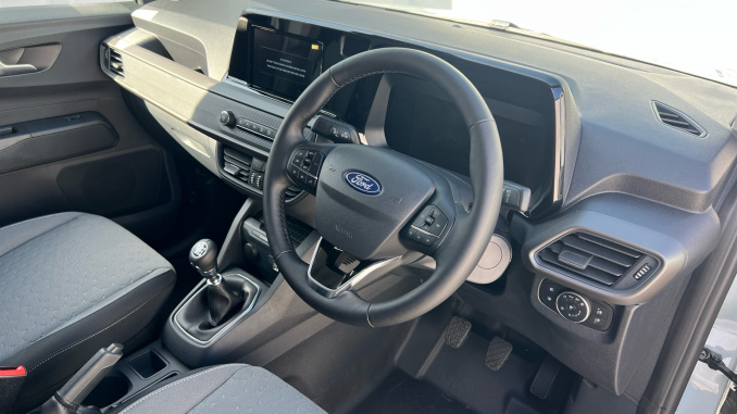 Ford Tourneo Connect 2.0 EcoBlue Titanium 5dr Auto Diesel Estate - Image 11